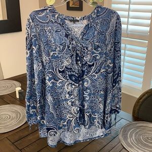 Ava and Grace XL blouse. Silver buttons.